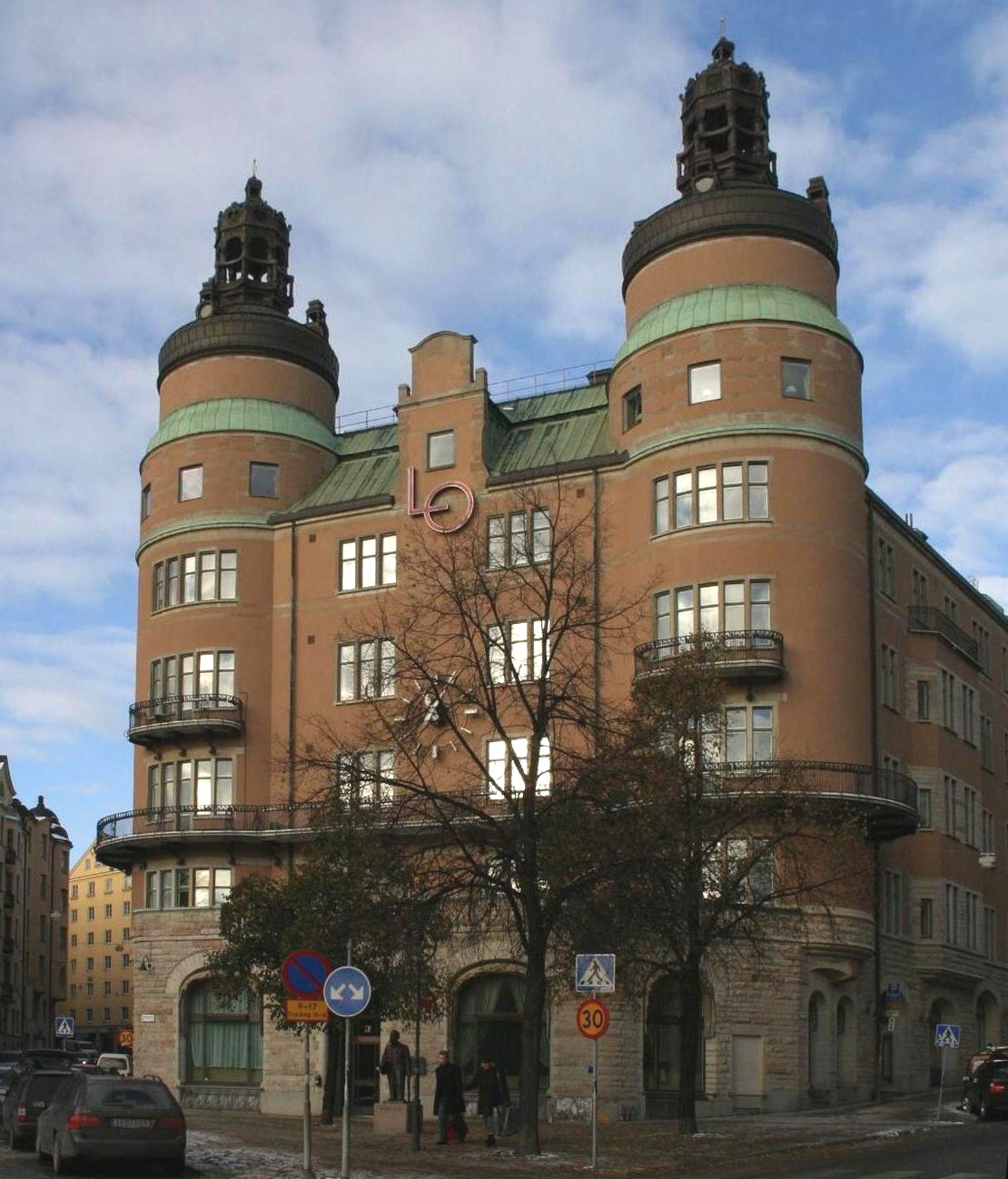 Hallå, hör regeringen ropen på hjälp från LO?