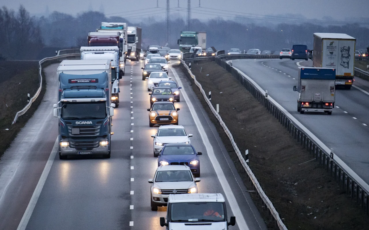 Längre fordon kan ge färre långtradare på E6 i Skåne